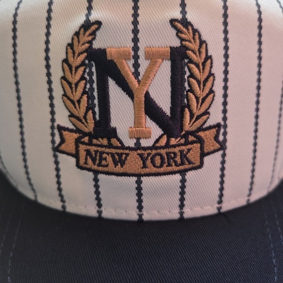 New York Snap Back Cap - Picture 2 of 4